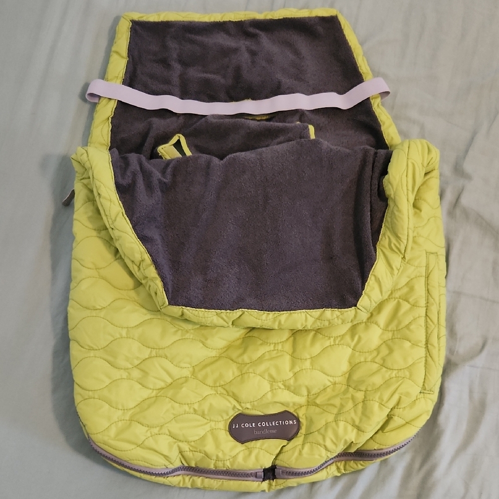 JJ Cole Collections Urban BUNDLEME Baby Car Seat Cover